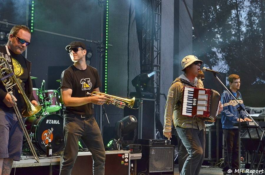 Na Stodské pouti řádili Pipes and Pints jako černá ruka