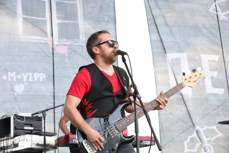 Hrady.cz začaly na Točníku: Velkolepou show obstaral Kabát, hráli i Rybičky 48 nebo Skyline