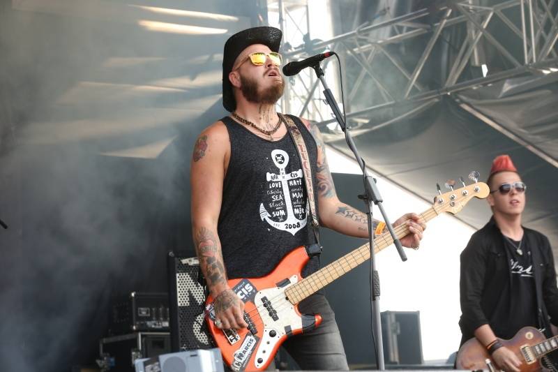 Hrady.cz začaly na Točníku: Velkolepou show obstaral Kabát, hráli i Rybičky 48 nebo Skyline