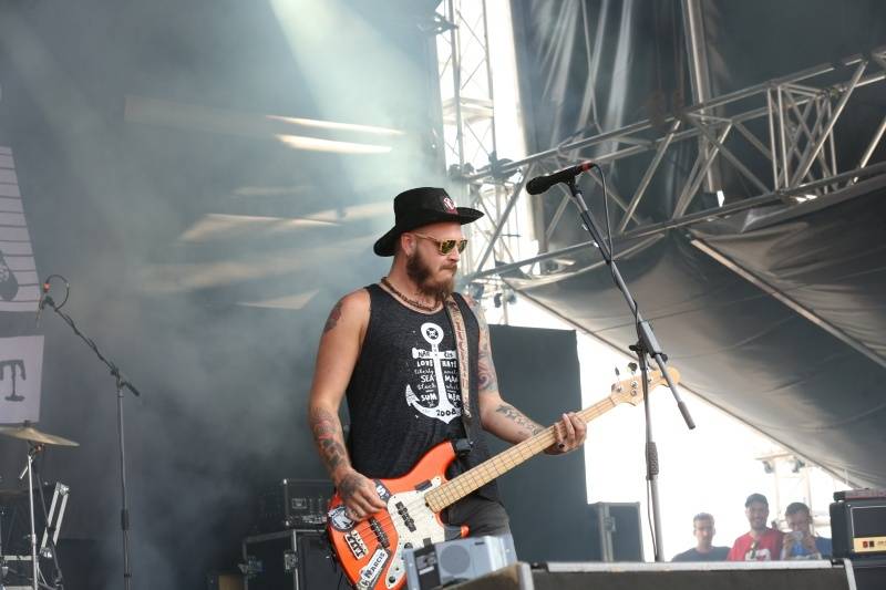 Hrady.cz začaly na Točníku: Velkolepou show obstaral Kabát, hráli i Rybičky 48 nebo Skyline