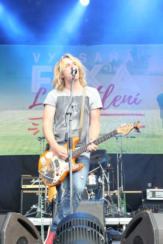 Hrady.cz začaly na Točníku: Velkolepou show obstaral Kabát, hráli i Rybičky 48 nebo Skyline