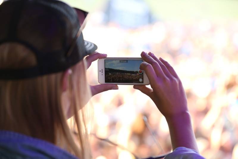 Hrady.cz začaly na Točníku: Velkolepou show obstaral Kabát, hráli i Rybičky 48 nebo Skyline