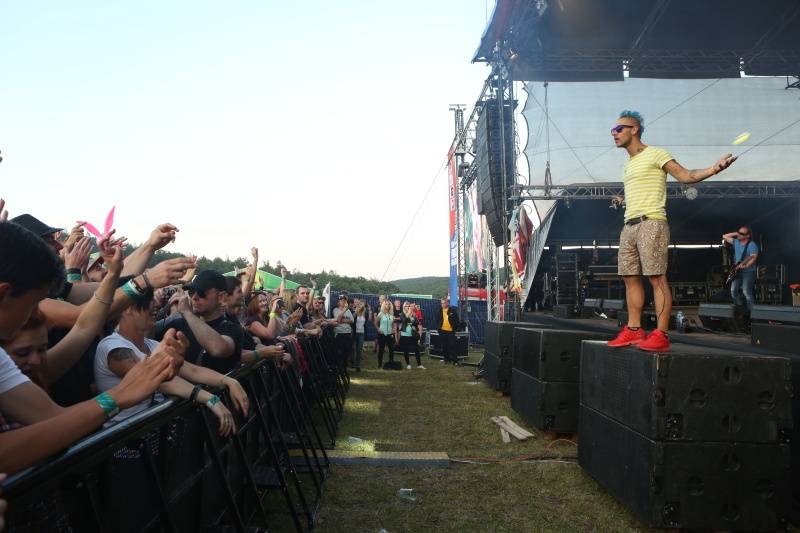 Hrady.cz začaly na Točníku: Velkolepou show obstaral Kabát, hráli i Rybičky 48 nebo Skyline