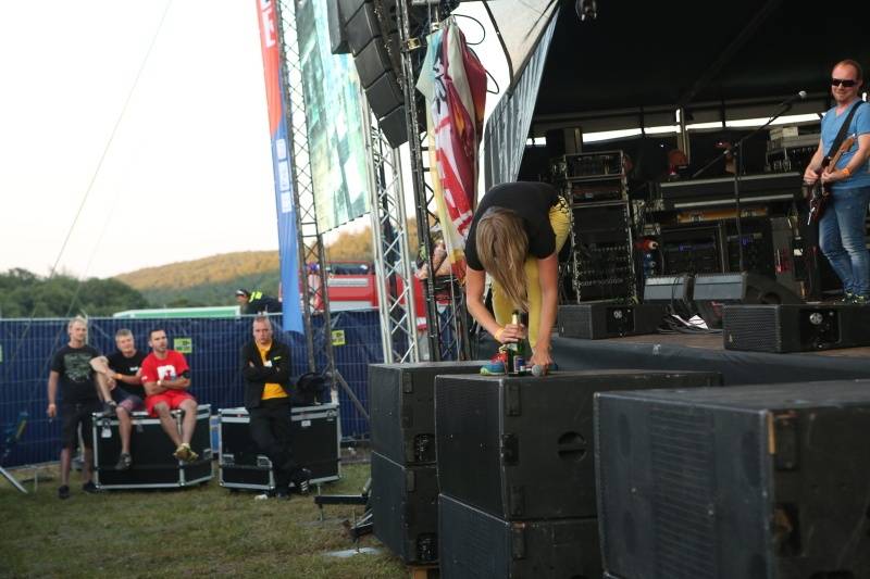 Hrady.cz začaly na Točníku: Velkolepou show obstaral Kabát, hráli i Rybičky 48 nebo Skyline