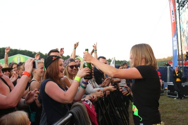 Hrady.cz začaly na Točníku: Velkolepou show obstaral Kabát, hráli i Rybičky 48 nebo Skyline