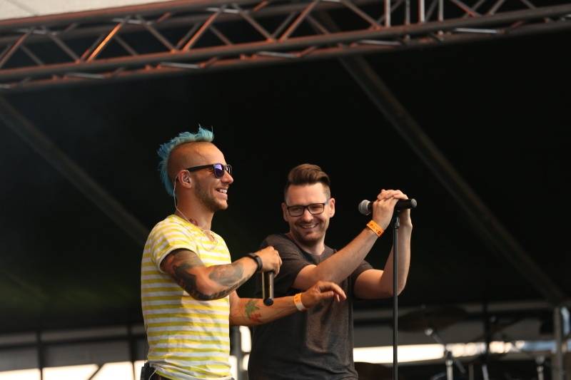 Hrady.cz začaly na Točníku: Velkolepou show obstaral Kabát, hráli i Rybičky 48 nebo Skyline