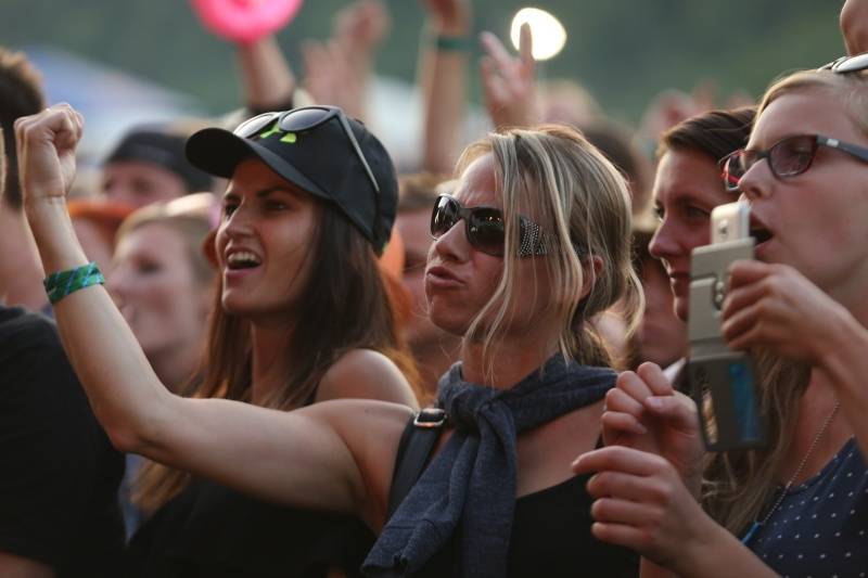 Hrady.cz začaly na Točníku: Velkolepou show obstaral Kabát, hráli i Rybičky 48 nebo Skyline