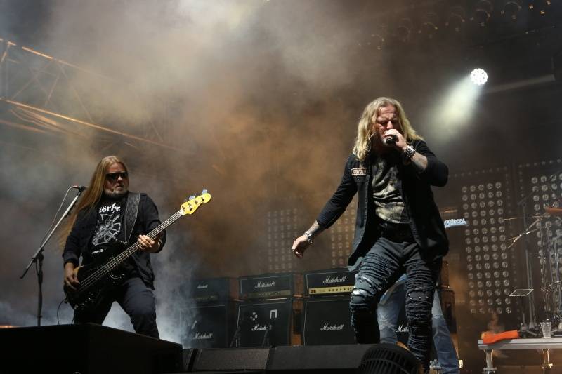 Hrady.cz začaly na Točníku: Velkolepou show obstaral Kabát, hráli i Rybičky 48 nebo Skyline