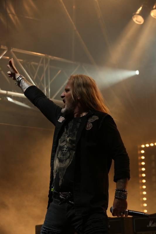 Hrady.cz začaly na Točníku: Velkolepou show obstaral Kabát, hráli i Rybičky 48 nebo Skyline