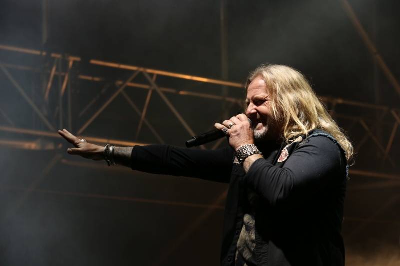 Hrady.cz začaly na Točníku: Velkolepou show obstaral Kabát, hráli i Rybičky 48 nebo Skyline