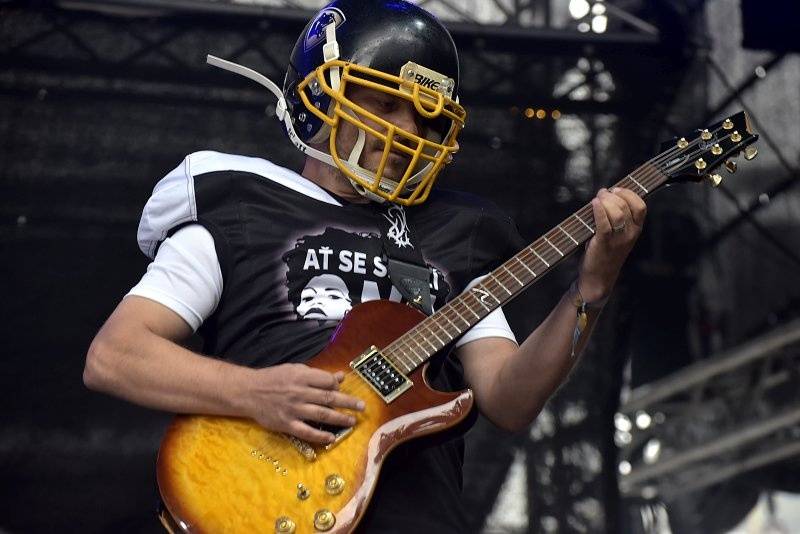 Třetí den Colours: Výtečná Caro Emerald, nudní Kodaline a vytrvalý déšť