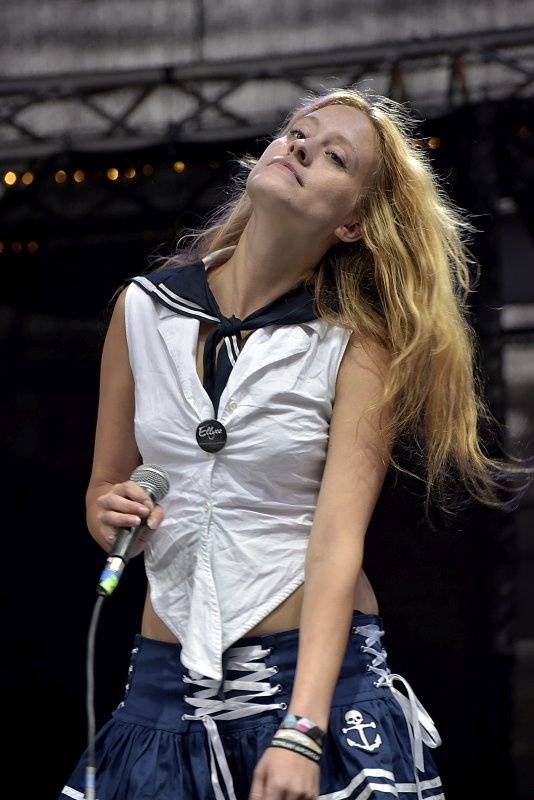 Třetí den Colours: Výtečná Caro Emerald, nudní Kodaline a vytrvalý déšť