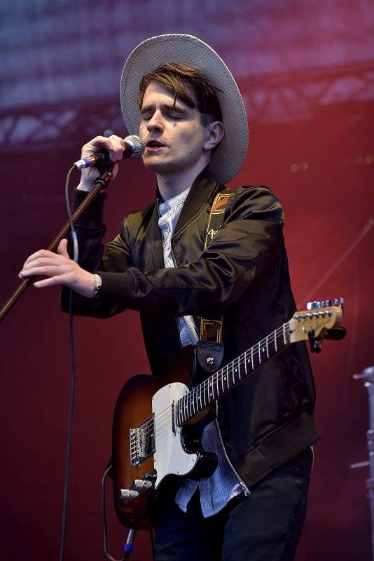 Třetí den Colours: Výtečná Caro Emerald, nudní Kodaline a vytrvalý déšť