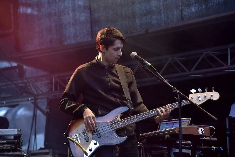 Třetí den Colours: Výtečná Caro Emerald, nudní Kodaline a vytrvalý déšť