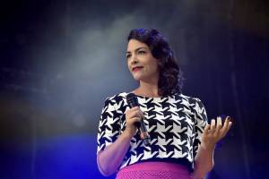 Třetí den Colours: Výtečná Caro Emerald, nudní Kodaline a vytrvalý déšť