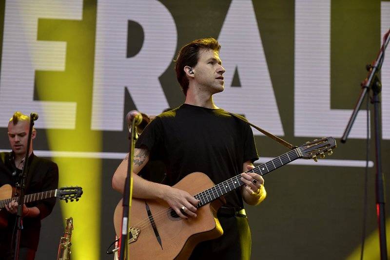 Třetí den Colours: Výtečná Caro Emerald, nudní Kodaline a vytrvalý déšť