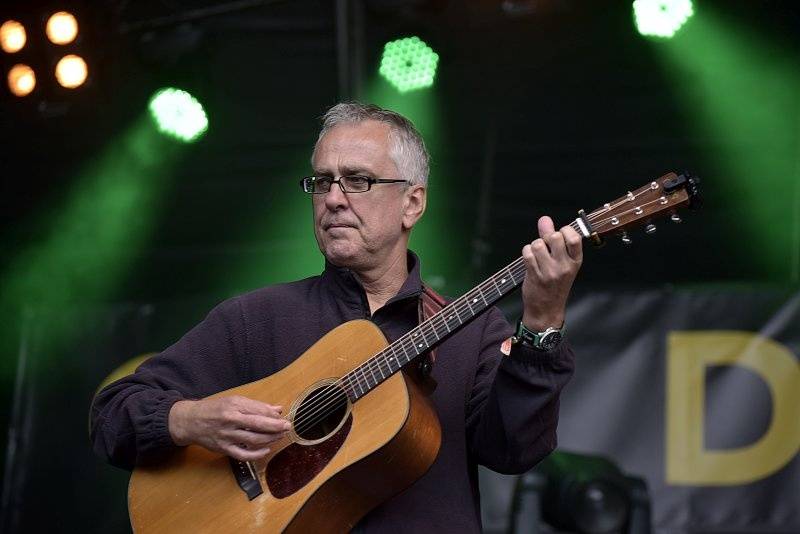 Třetí den Colours: Výtečná Caro Emerald, nudní Kodaline a vytrvalý déšť