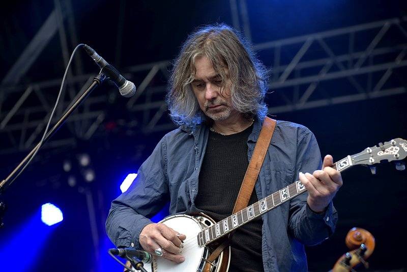 Třetí den Colours: Výtečná Caro Emerald, nudní Kodaline a vytrvalý déšť