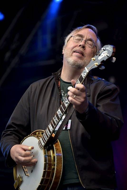 Třetí den Colours: Výtečná Caro Emerald, nudní Kodaline a vytrvalý déšť