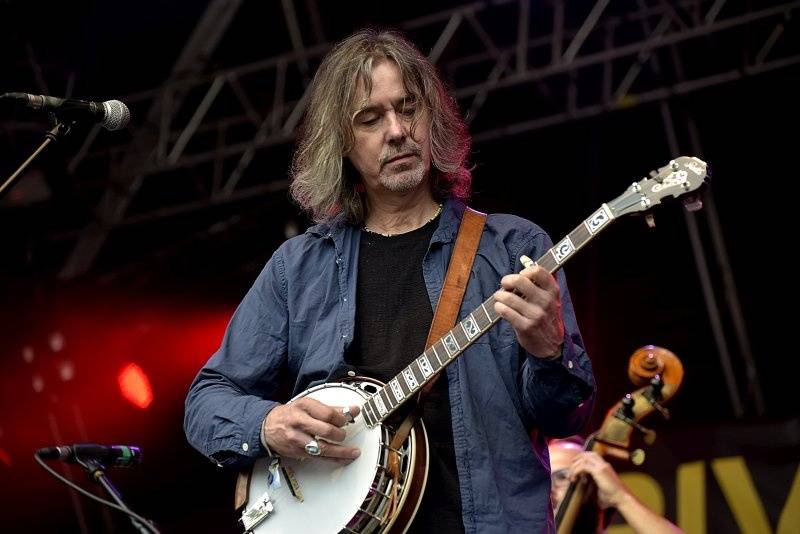 Třetí den Colours: Výtečná Caro Emerald, nudní Kodaline a vytrvalý déšť