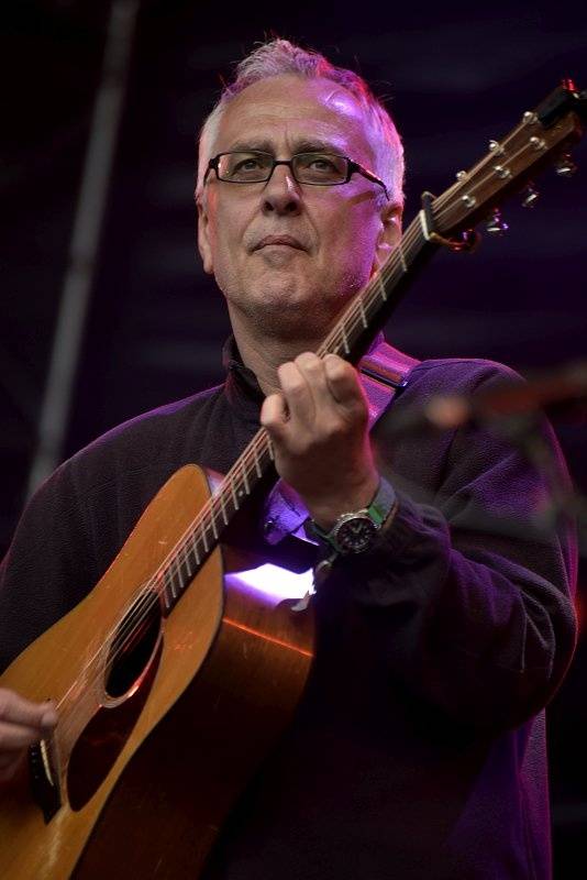 Třetí den Colours: Výtečná Caro Emerald, nudní Kodaline a vytrvalý déšť