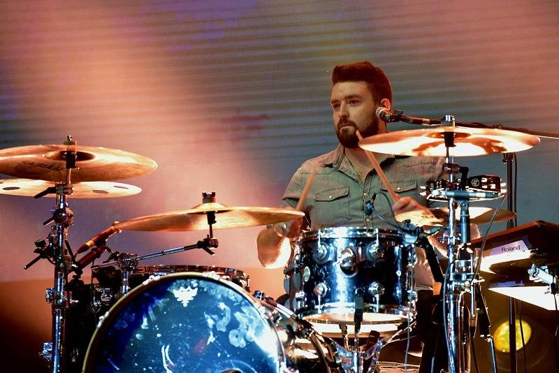 Třetí den Colours: Výtečná Caro Emerald, nudní Kodaline a vytrvalý déšť