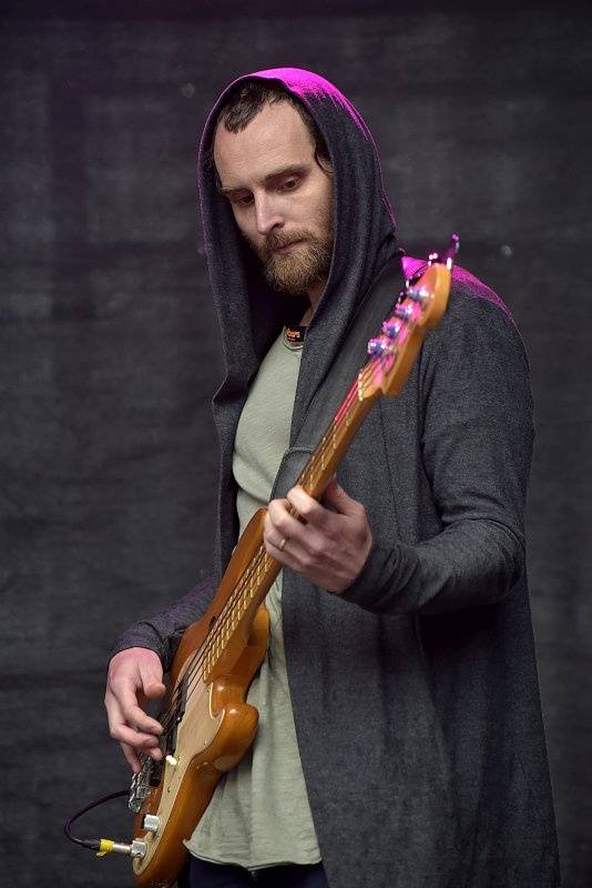 Třetí den Colours: Výtečná Caro Emerald, nudní Kodaline a vytrvalý déšť