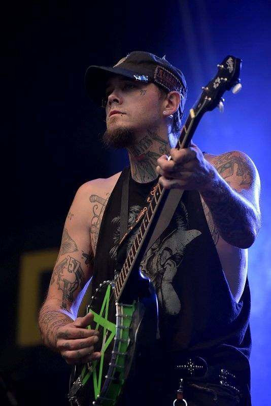 Třetí den Colours: Výtečná Caro Emerald, nudní Kodaline a vytrvalý déšť