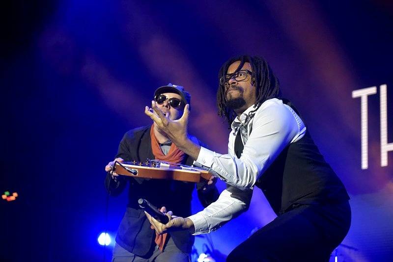 Třetí den Colours: Výtečná Caro Emerald, nudní Kodaline a vytrvalý déšť