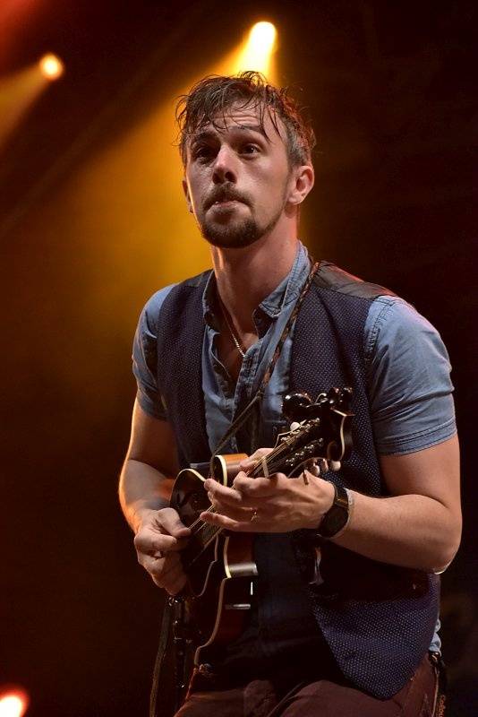 Třetí den Colours: Výtečná Caro Emerald, nudní Kodaline a vytrvalý déšť