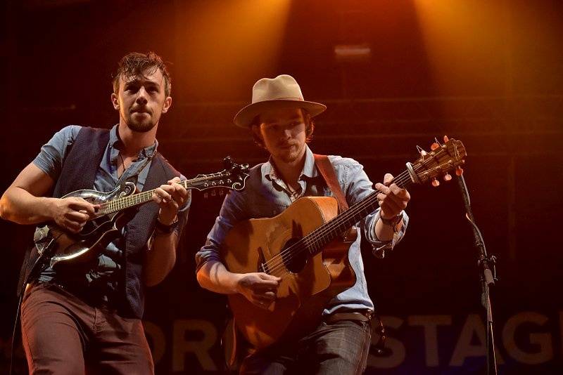 Třetí den Colours: Výtečná Caro Emerald, nudní Kodaline a vytrvalý déšť