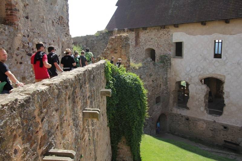 Start festivalu Hrady.cz na Točníku: Kabát, Divokej Bill, Rybičky 48 i zábavný program pro celou rodinu 