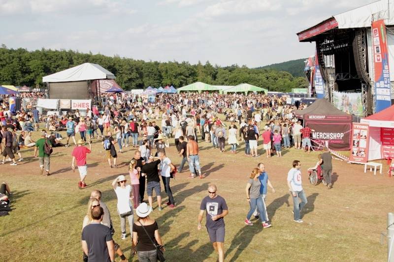 Start festivalu Hrady.cz na Točníku: Kabát, Divokej Bill, Rybičky 48 i zábavný program pro celou rodinu 