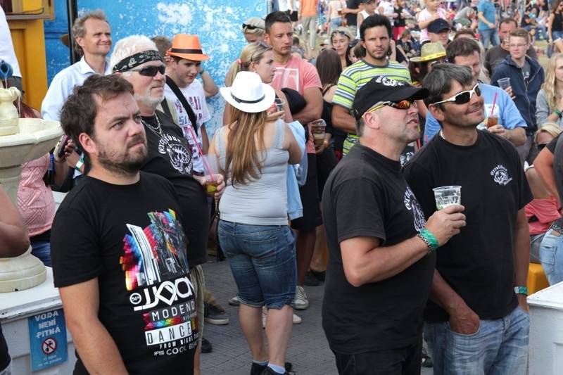 Start festivalu Hrady.cz na Točníku: Kabát, Divokej Bill, Rybičky 48 i zábavný program pro celou rodinu 