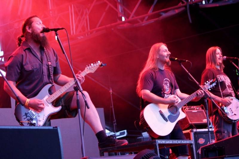 Start festivalu Hrady.cz na Točníku: Kabát, Divokej Bill, Rybičky 48 i zábavný program pro celou rodinu 