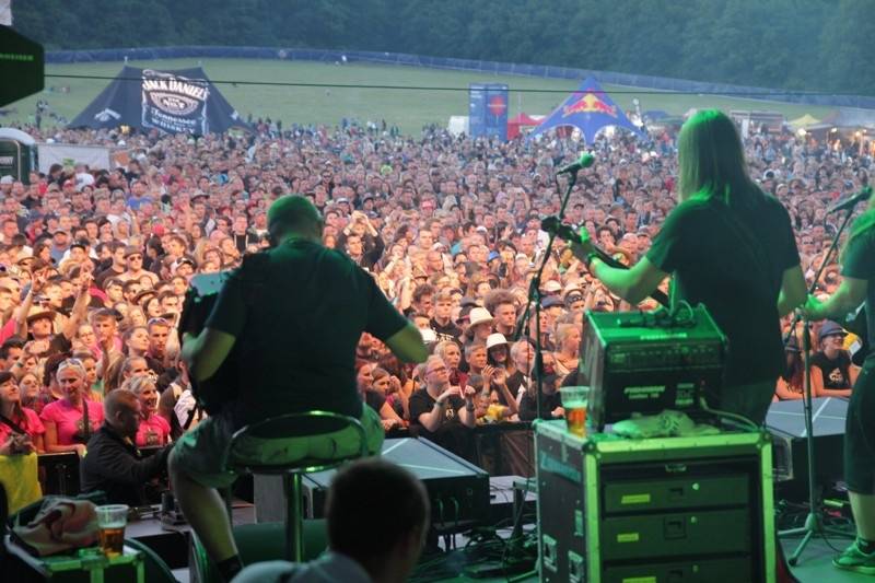 Start festivalu Hrady.cz na Točníku: Kabát, Divokej Bill, Rybičky 48 i zábavný program pro celou rodinu 