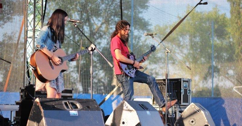 Na Plutofest v Peruci dorazili Kamil Střihavka, Anna Veselovská i čeští AC/DC