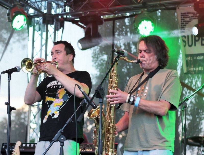 Na Plutofest v Peruci dorazili Kamil Střihavka, Anna Veselovská i čeští AC/DC