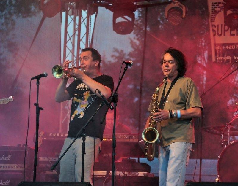 Na Plutofest v Peruci dorazili Kamil Střihavka, Anna Veselovská i čeští AC/DC