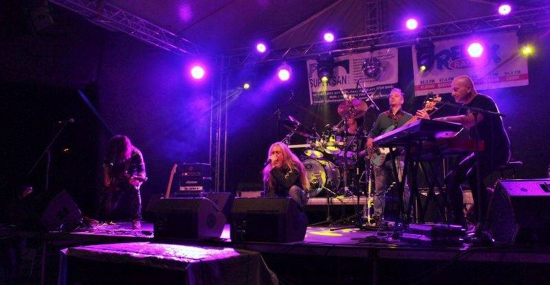 Na Plutofest v Peruci dorazili Kamil Střihavka, Anna Veselovská i čeští AC/DC