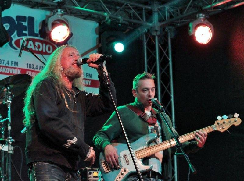 Na Plutofest v Peruci dorazili Kamil Střihavka, Anna Veselovská i čeští AC/DC