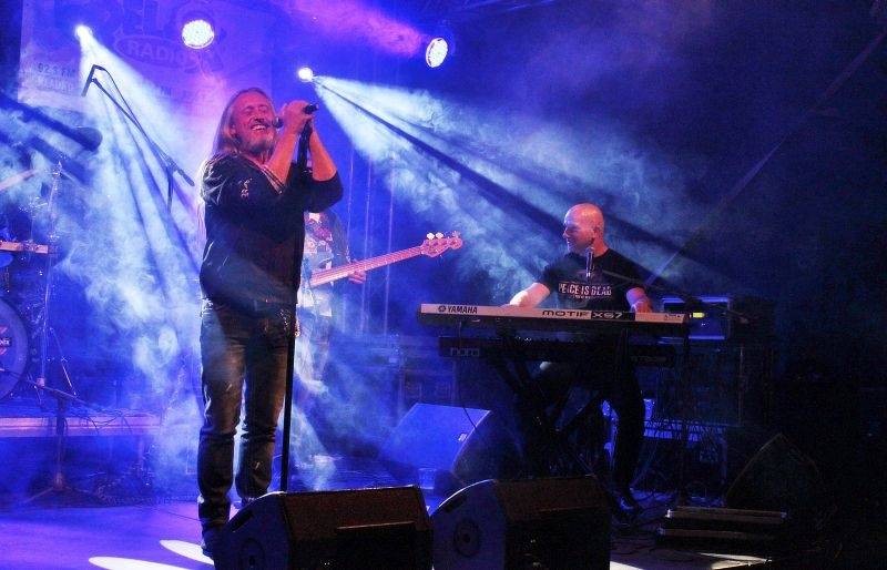 Na Plutofest v Peruci dorazili Kamil Střihavka, Anna Veselovská i čeští AC/DC