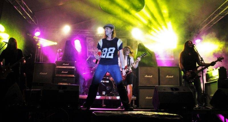 Na Plutofest v Peruci dorazili Kamil Střihavka, Anna Veselovská i čeští AC/DC