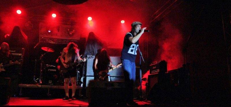 Na Plutofest v Peruci dorazili Kamil Střihavka, Anna Veselovská i čeští AC/DC