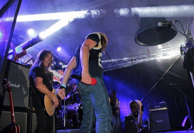 Na Plutofest v Peruci dorazili Kamil Střihavka, Anna Veselovská i čeští AC/DC