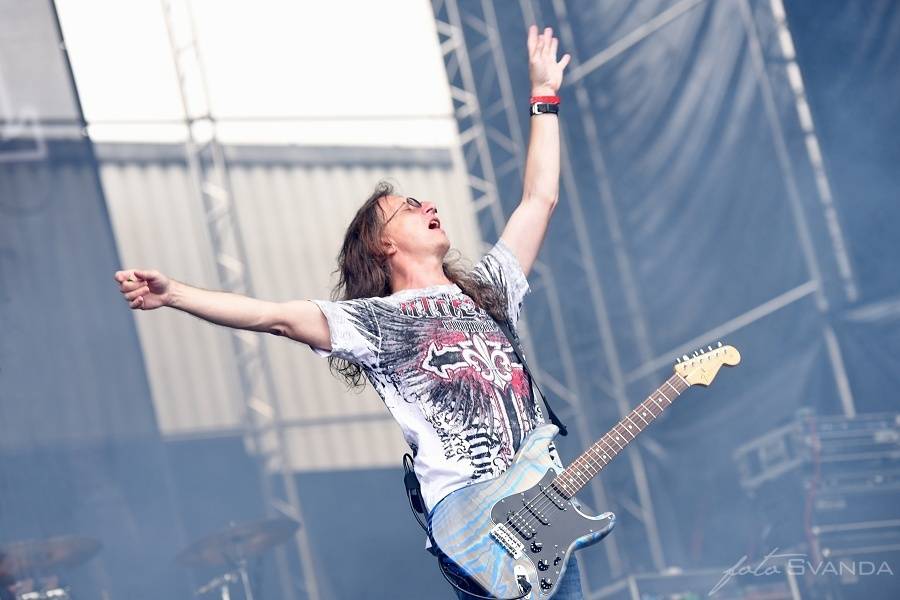 Masters Of Rock uzavřela metalová královna Tarja, za Megadeth zaskočila Tublatanka