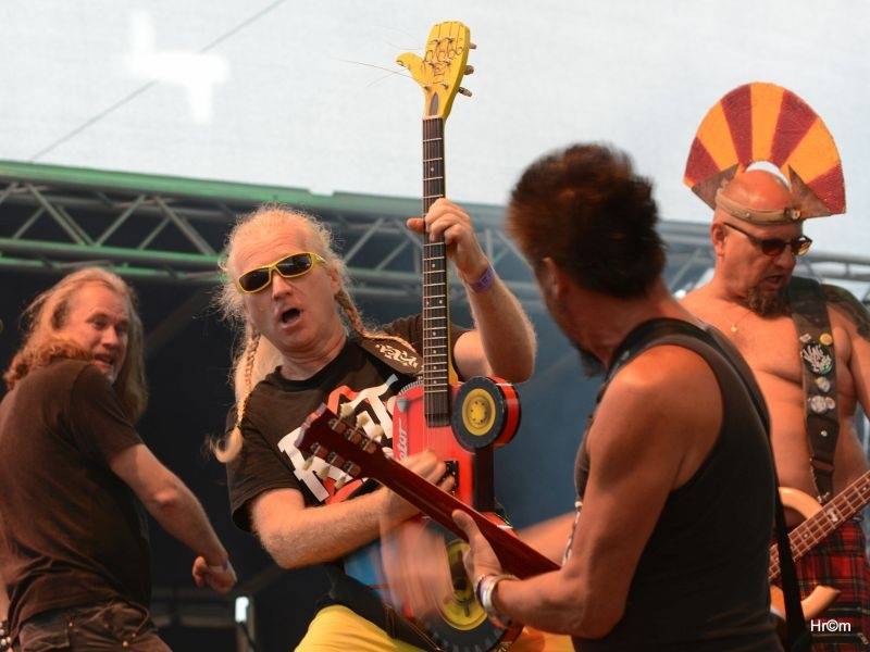 Hrady CZ pokračovaly na Kunětické hoře, hlavním tahákem byl Kabát