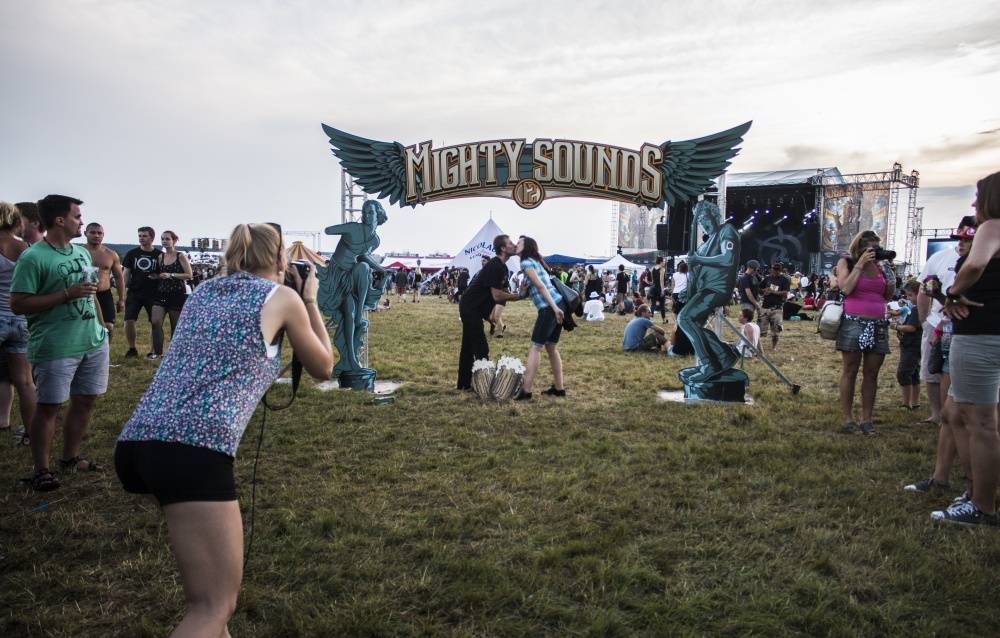 Mighty Sounds, den druhý: Táborem hřměli Perkele a Irie Révoltés