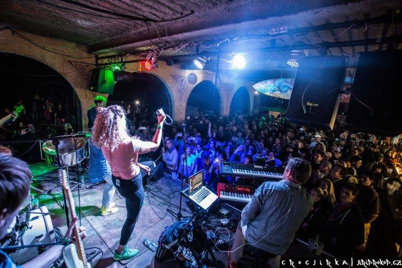 Barbora Poláková přivezla svoje hity do Beach Parku Mlékojedy