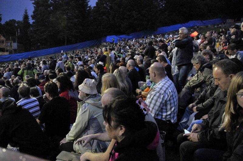 Robert Plant v Plzni tasil i nesmrtelné hity Led Zeppelin